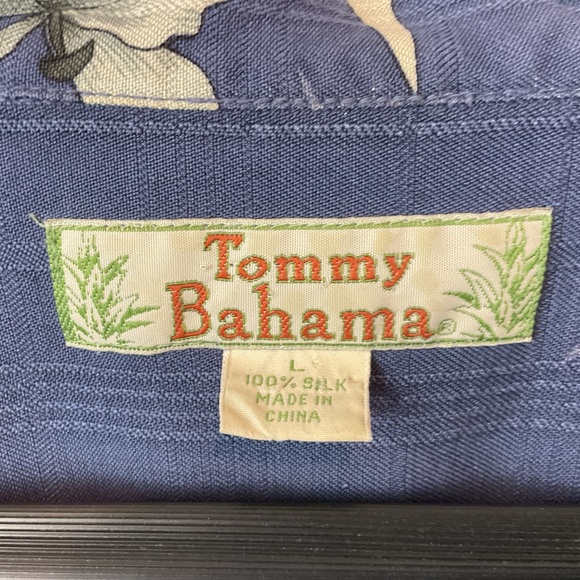 Pre-Owned Tommy Bahama Floral Blue Short Sleeve Silk Button Up Shirt, Size L - Picture 3 of 6